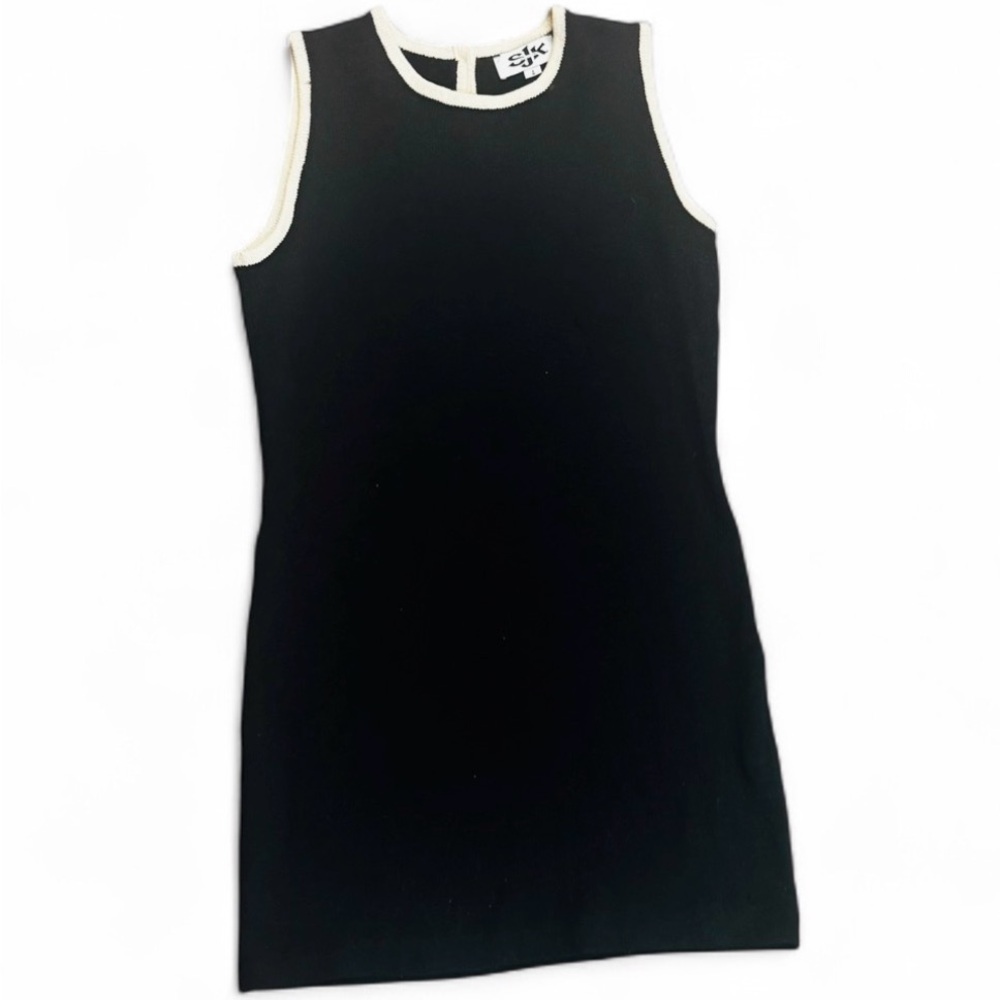 ST . John Collection  dress By Marie Gray black sheath knit dress size 4